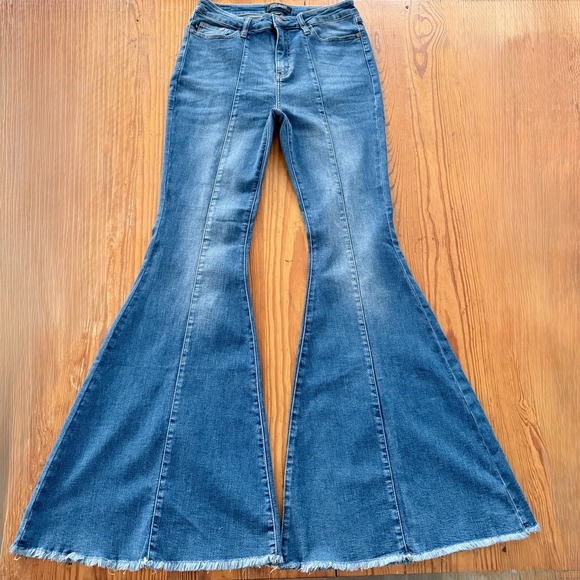 Judy Blue Denim - Judy Blue Super Flare Fit Jeans Raw Hem Womens 5/27